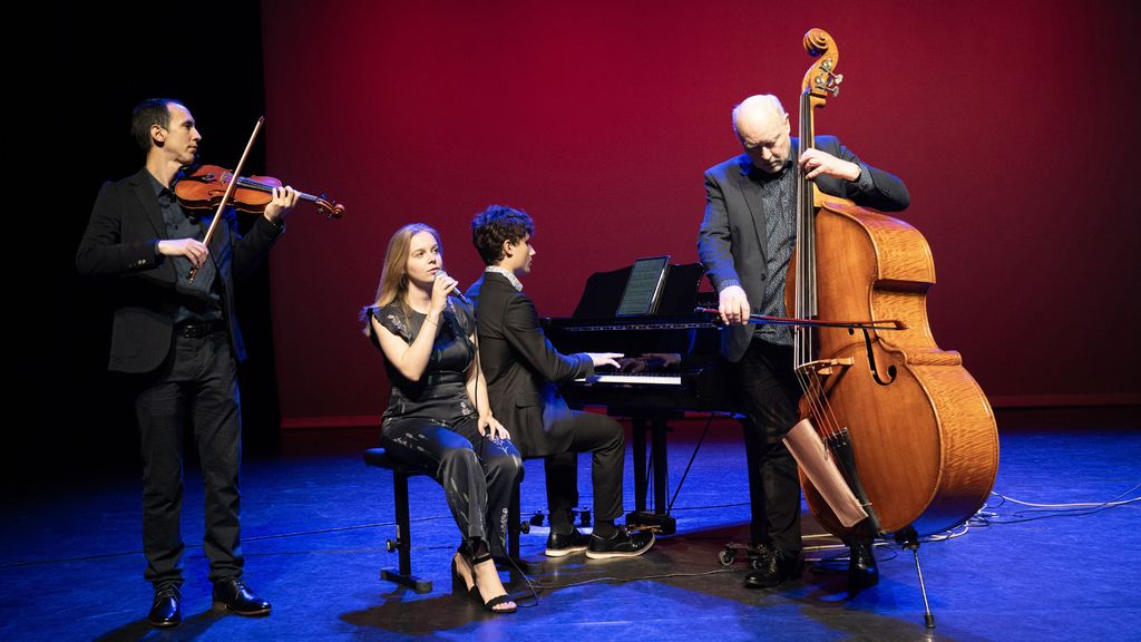 Muziektheatergroep Revolve